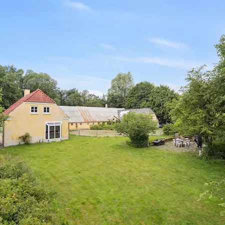 Bright With Garden And Togetherness Villa Varde